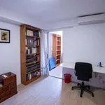 Rent a room of 90 m² in valencia