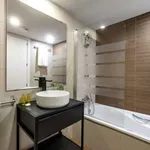 Rent 3 bedroom apartment of 70 m² in barcelona