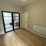 Rent 3 bedroom flat in Swansea