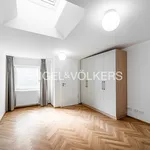 Pronajměte si 4 ložnic/e byt o rozloze 153 m² v Prague