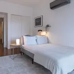 Rent 3 bedroom apartment of 181 m² in Lisbon