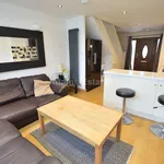 Rent 4 bedroom house of 99 m² in Wokingham