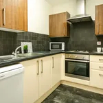 Rent 4 bedroom flat in Leeds