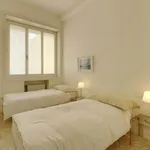 Rent 6 bedroom apartment of 80 m² in Milan