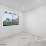 Rent 3 bedroom house in Moorebank