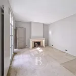 Rent 6 bedroom apartment of 222 m² in Paris