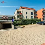 Pronajměte si 3 ložnic/e byt o rozloze 89 m² v Praha 15