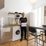 Rent a room of 150 m² in madrid