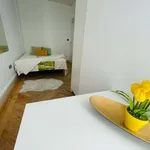 Rent a room of 200 m² in Madrid