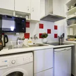 Rent 1 bedroom apartment of 50 m² in lisbon