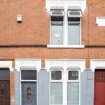 Rent 4 bedroom house in Leicester