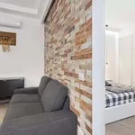 Rent 2 bedroom apartment of 50 m² in Milano