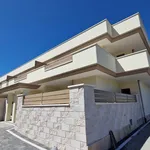 Rent 3 bedroom house of 92 m² in Roma