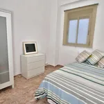 Rent 4 bedroom apartment in Valencia