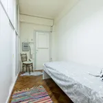 Rent a room of 140 m² in lisbon