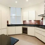 Rent 3 bedroom flat in Chelsea