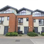 Rent 3 bedroom flat in South East England