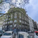 Pronajměte si 3 ložnic/e byt o rozloze 92 m² v Prague