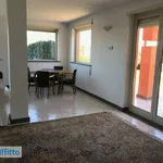 Rent 6 bedroom house of 310 m² in Rome