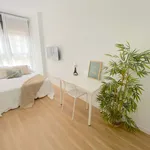 Rent a room of 100 m² in Sevilla