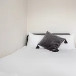 Rent 2 bedroom apartment in Brighton Marina