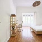 Rent a room in lisbon