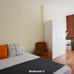 Rent a room of 150 m² in Valencia