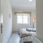 Rent 2 bedroom apartment of 120 m² in Porto