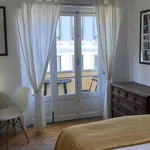 Rent a room of 80 m² in lisbon