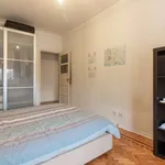 Rent a room of 75 m² in lisbon