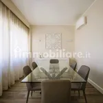 Affitto 5 camera appartamento di 160 m² in Palermo