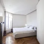 Appartement de 80 m² avec 1 chambre(s) en location à Paris