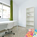 Rent a room of 130 m² in granada