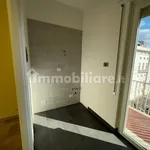 Affitto 4 camera appartamento di 91 m² in Genoa