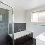 Rent 4 bedroom house in Port Macquarie