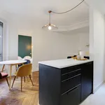 Appartement de 355 m² avec 1 chambre(s) en location à Paris