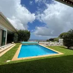 Rent 4 bedroom house of 418 m² in Funchal