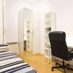 Rent a room of 130 m² in madrid