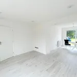 Rent 5 bedroom house in Surrey Heath