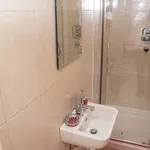 Rent 2 bedroom flat in Leicester