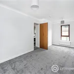 Rent 2 bedroom apartment in Edinburgh