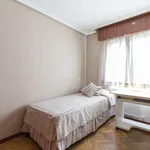 Rent a room of 85 m² in madrid