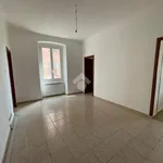 Rent 4 bedroom apartment of 90 m² in Genova