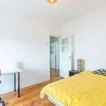 Rent a room of 75 m² in lisbon