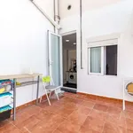 Rent a room of 87 m² in valencia