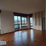 Rent 4 bedroom apartment of 170 m² in Milan