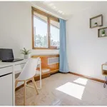 Rent a room of 200 m² in madrid