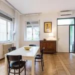 Rent 2 bedroom apartment of 90 m² in milan