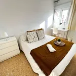 Rent a room of 100 m² in valencia