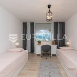 Rent 2 bedroom apartment of 112 m² in Split